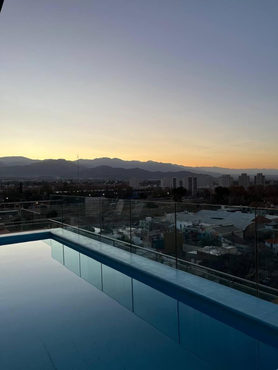 Apartamento Centrico Con Las Mejores Vistas De Mendoza Exteriör bild